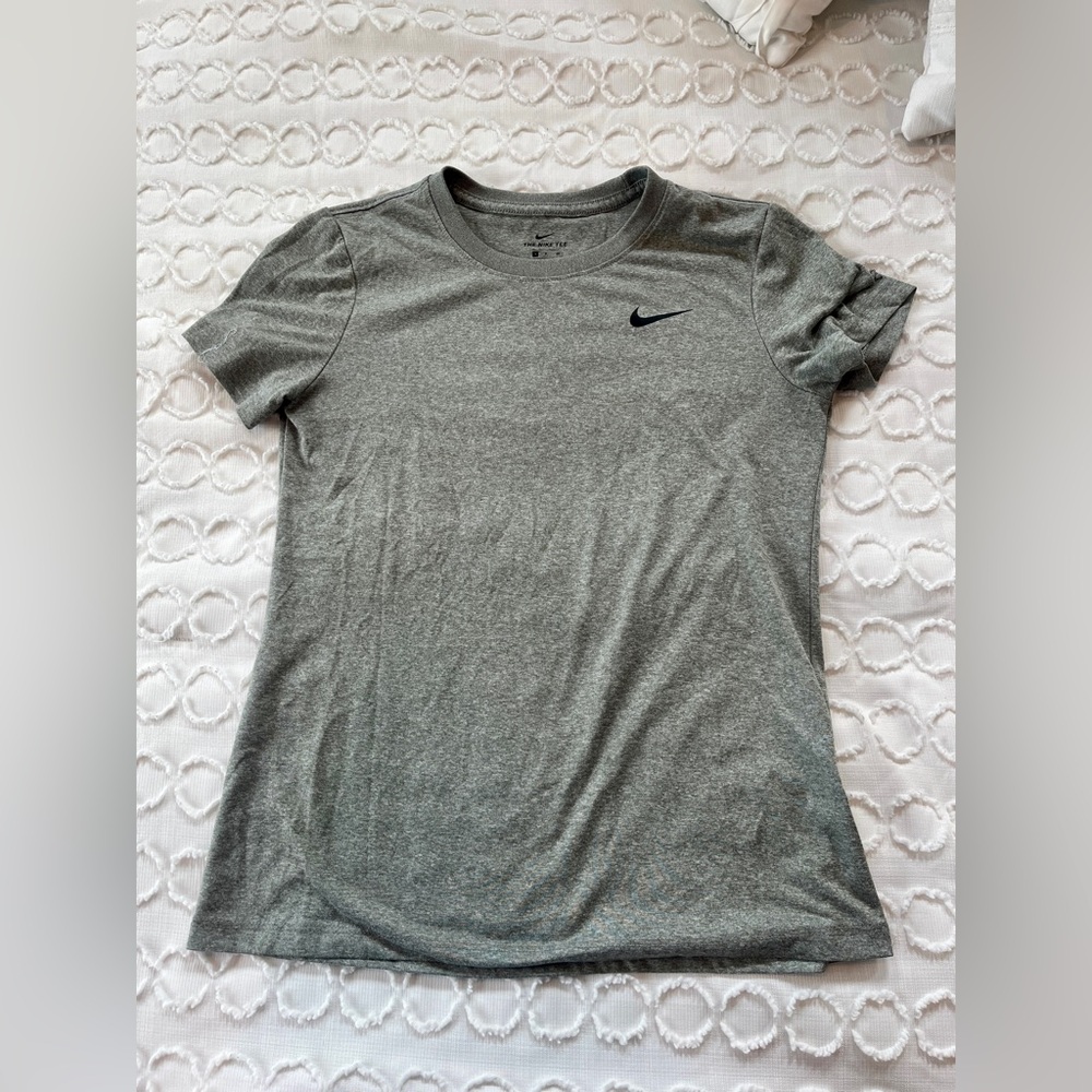 Nike Women’s Legend Dri-Fit Shrit, Grey, Small